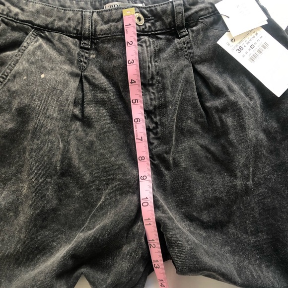 NWT ZARA Mottled/Acid Black Wash High Waisted Pleated Slouchy Jeans Size 6 - Picture 4 of 13